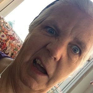 Meet your Posher, Cynthia